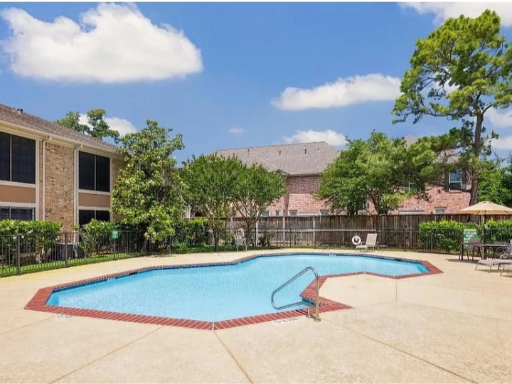 Antoine Dr Apt, Houston, TX #128