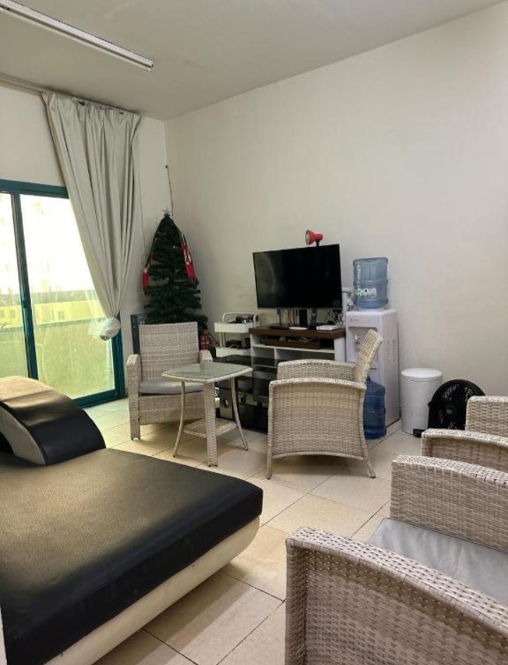 Read more about the article Private Guest Room w Pool 175AED/day